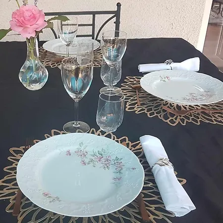 Le Clos Du Cedre Bed & Breakfast 3*