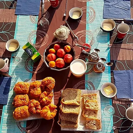 Bed & Breakfast Le Clos Du Cedre 3*