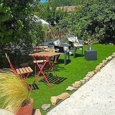 Bed & Breakfast Le Clos Du Cedre