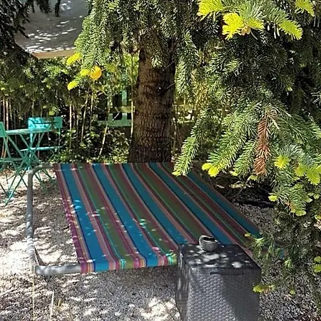 Le Clos Du Cedre Bed & Breakfast 3*