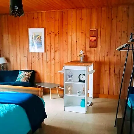 Le Clos Du Cedre Bed & Breakfast