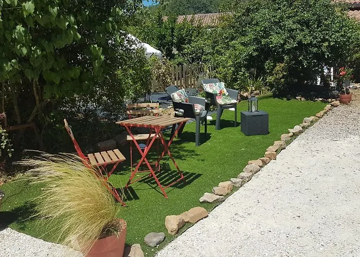 Le Clos Du Cèdre 3* Saint Sebastien d'Aigrefeuille